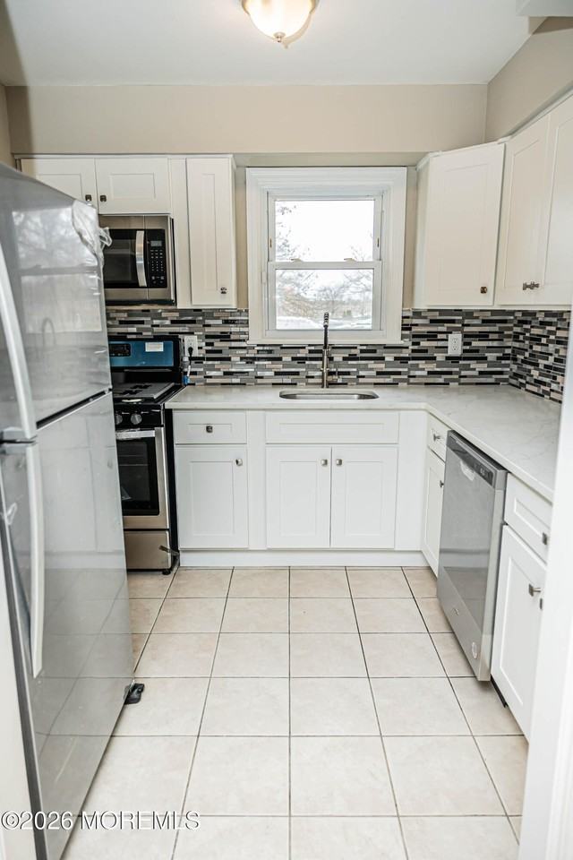 18 Windsor Ter Unit 18 - Photo 7 of 37