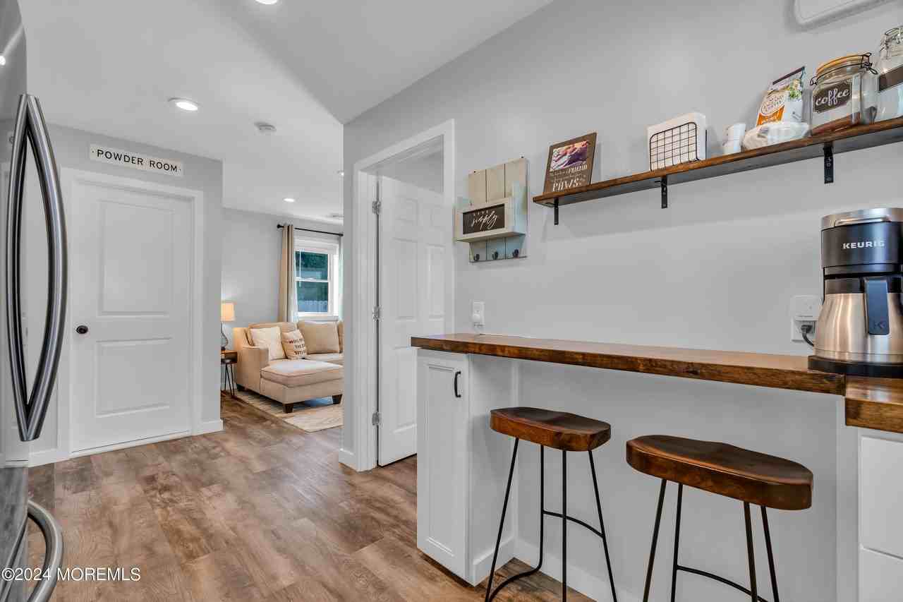 1217 Lister St Unit B - Photo 2 of 22