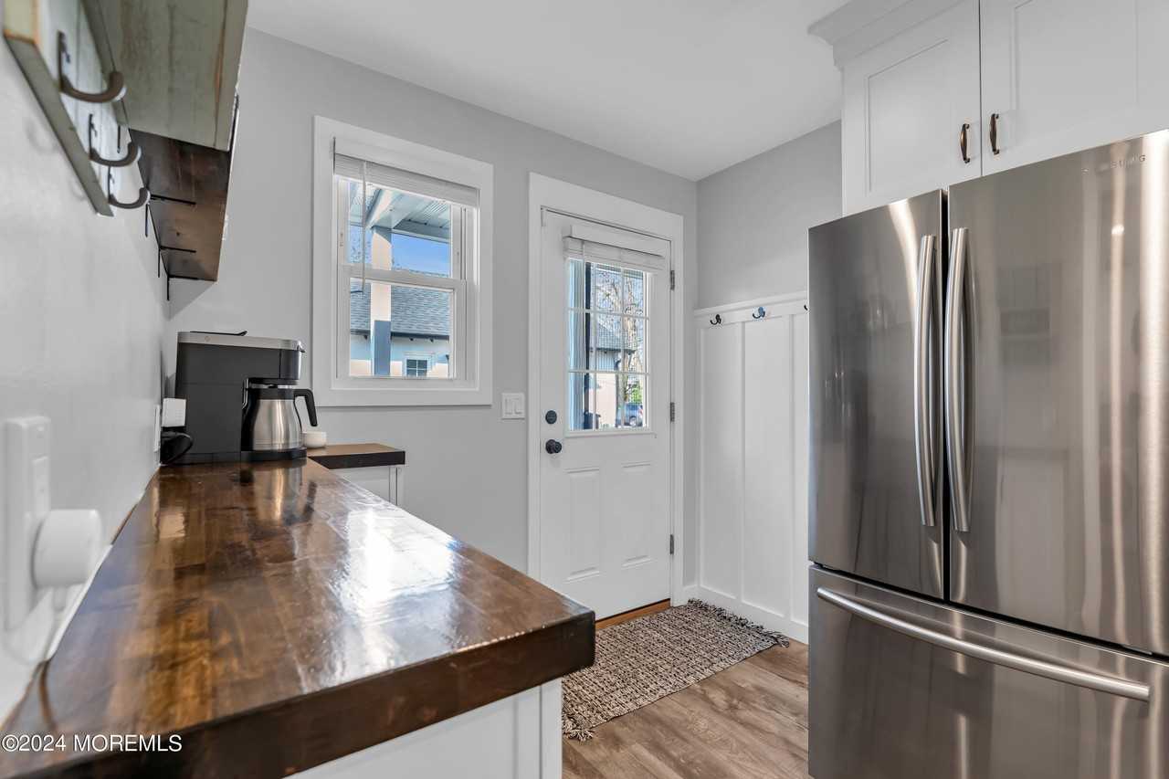 1217 Lister St Unit B - Photo 4 of 22