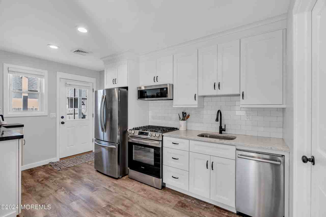 1217 Lister St Unit B - Photo 6 of 22