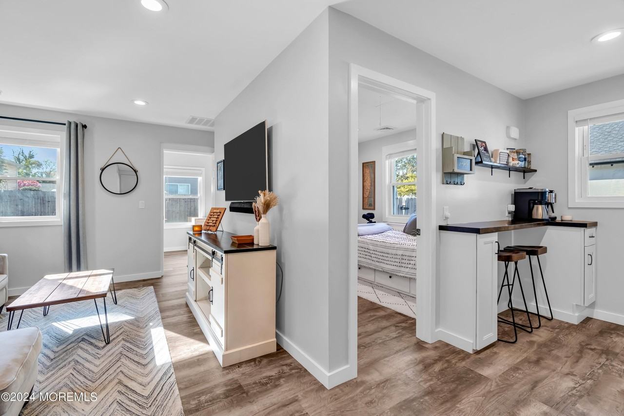 1217 Lister St Unit B - Photo 7 of 22