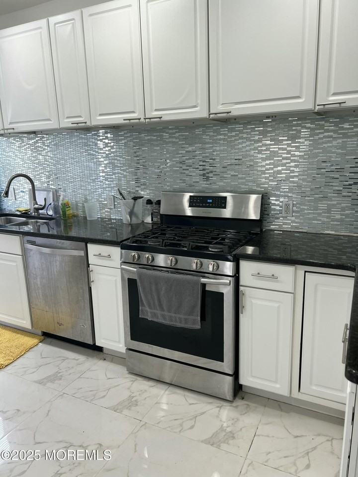 235 S Lincoln Ave - Photo 5 of 11