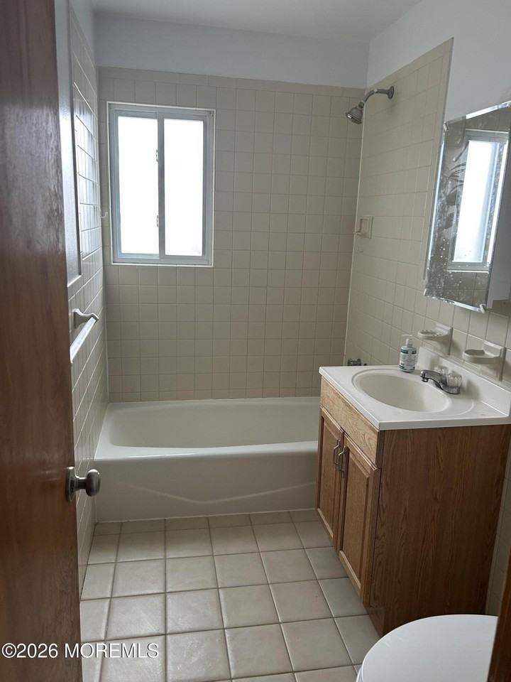 732 Ocean Ave Apt 10 - Photo 5 of 5