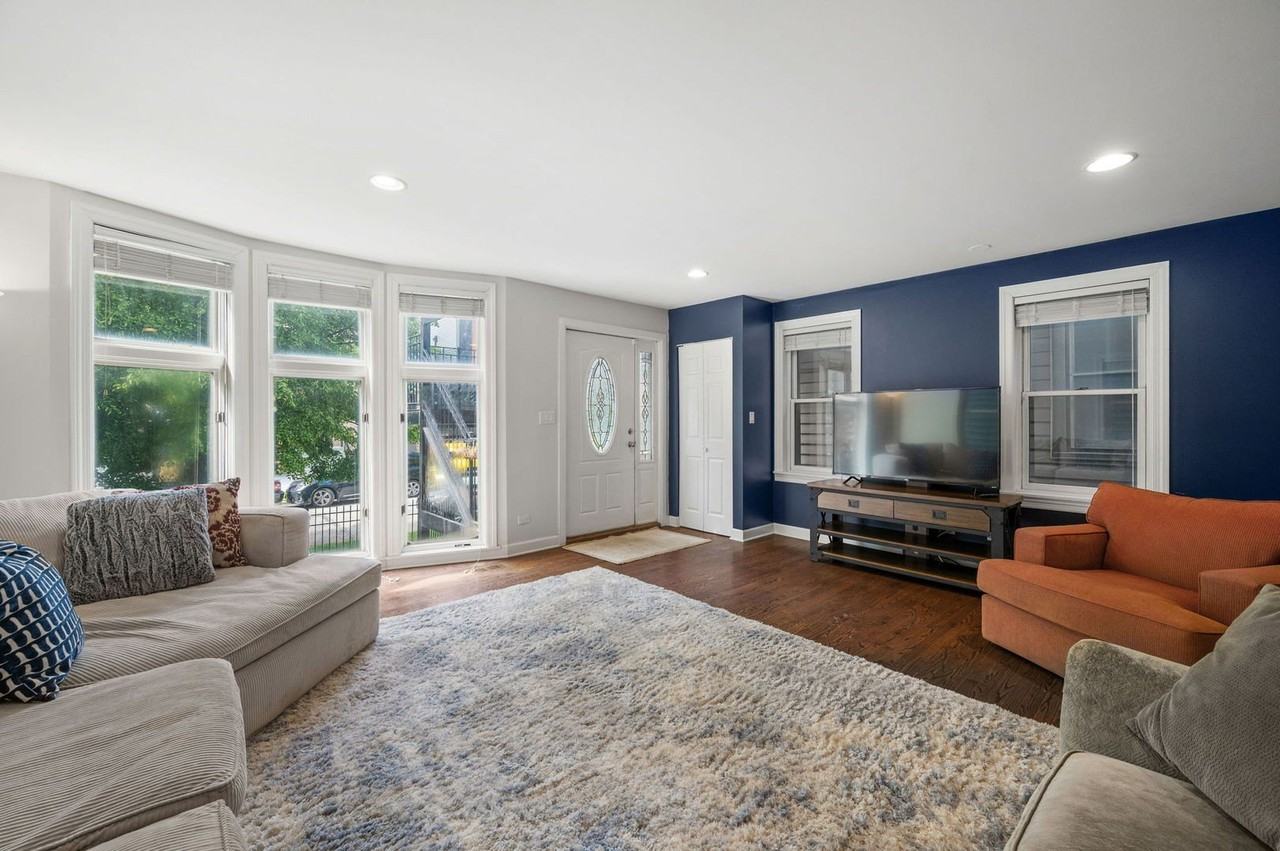 2054 W Race Ave Apt 1 - Photo 3 of 15