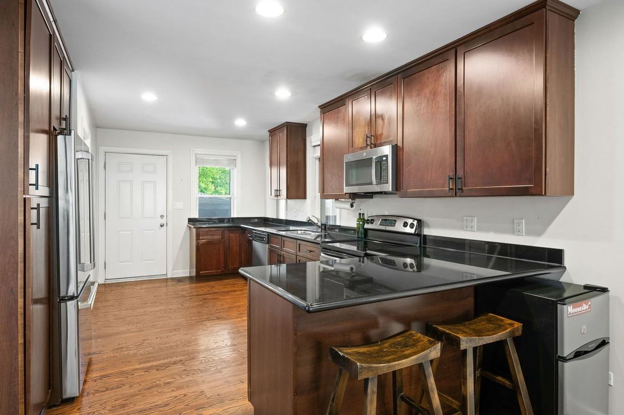 2054 W Race Ave Apt 1 - Photo 4 of 15