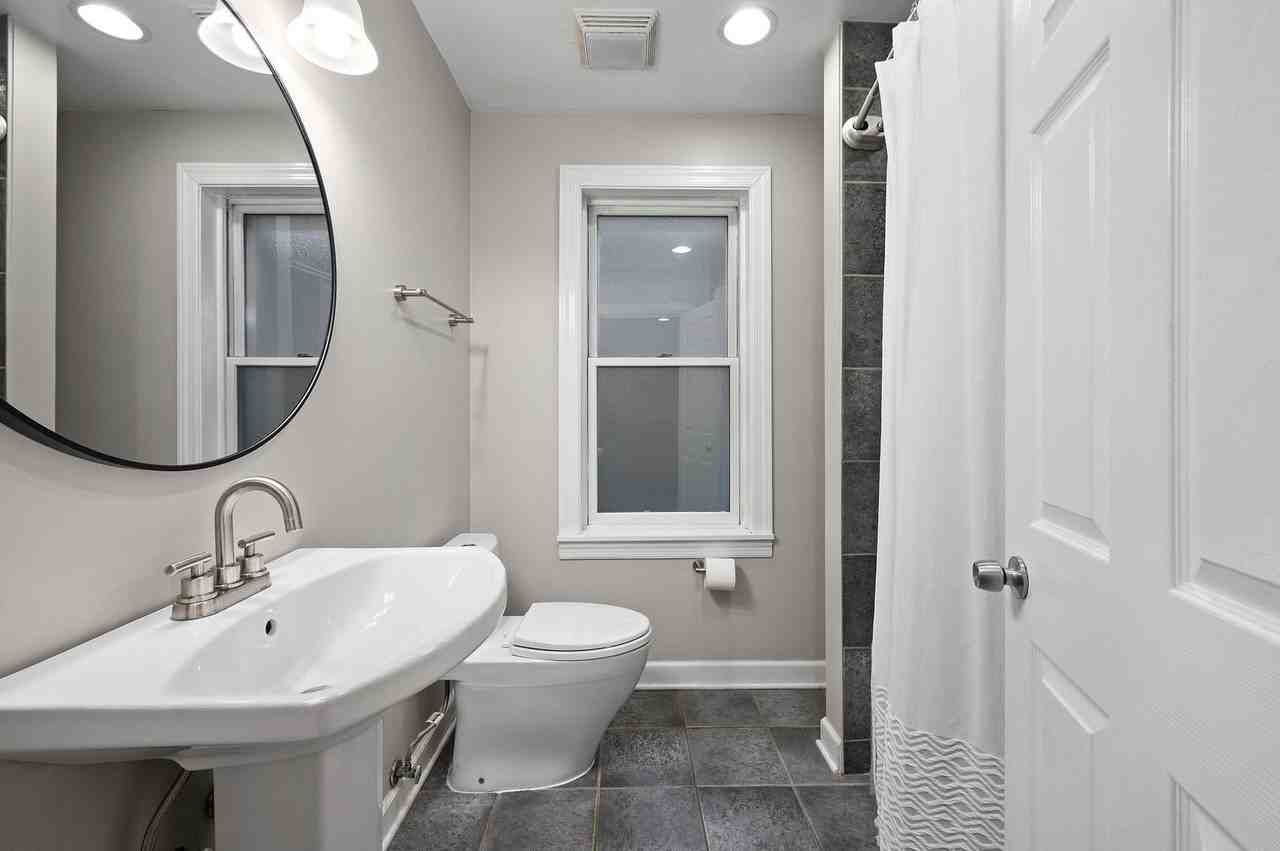 2054 W Race Ave Apt 1 - Photo 7 of 15