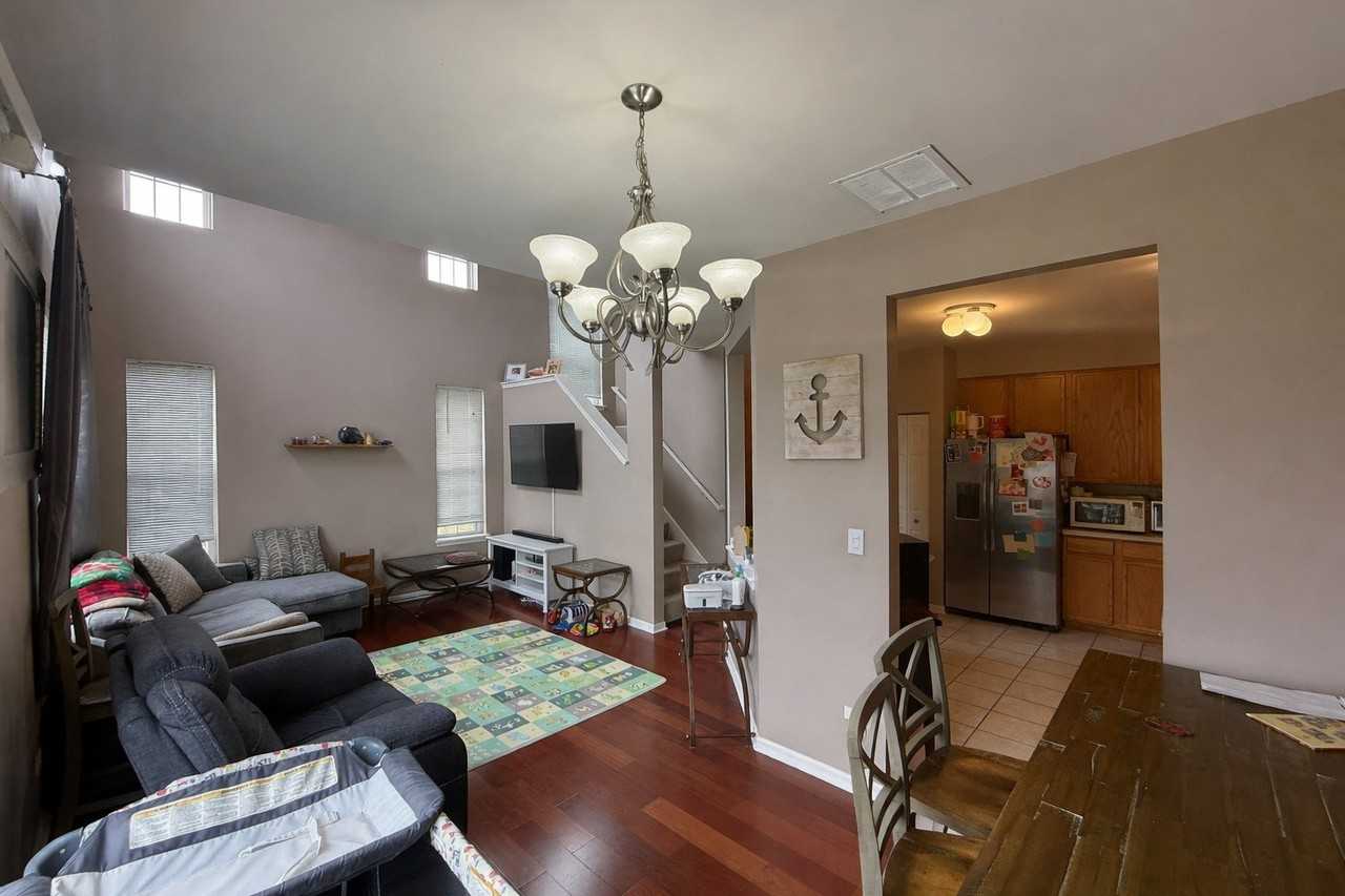 2914 Rutland Cir - Photo 7 of 19