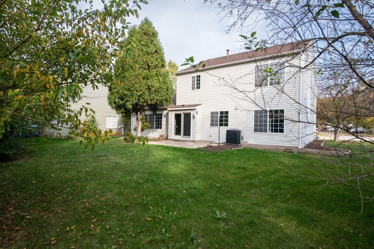 1431 Tara Belle Pkwy - Photo 2 of 30