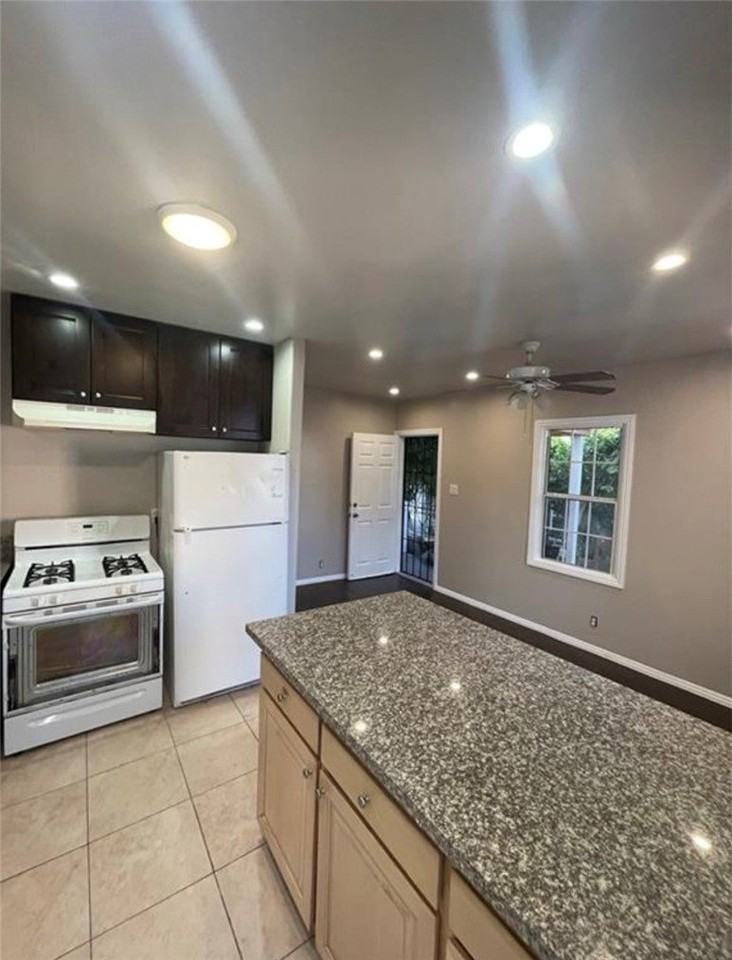 590 W 3rd St - Photo 7 of 9