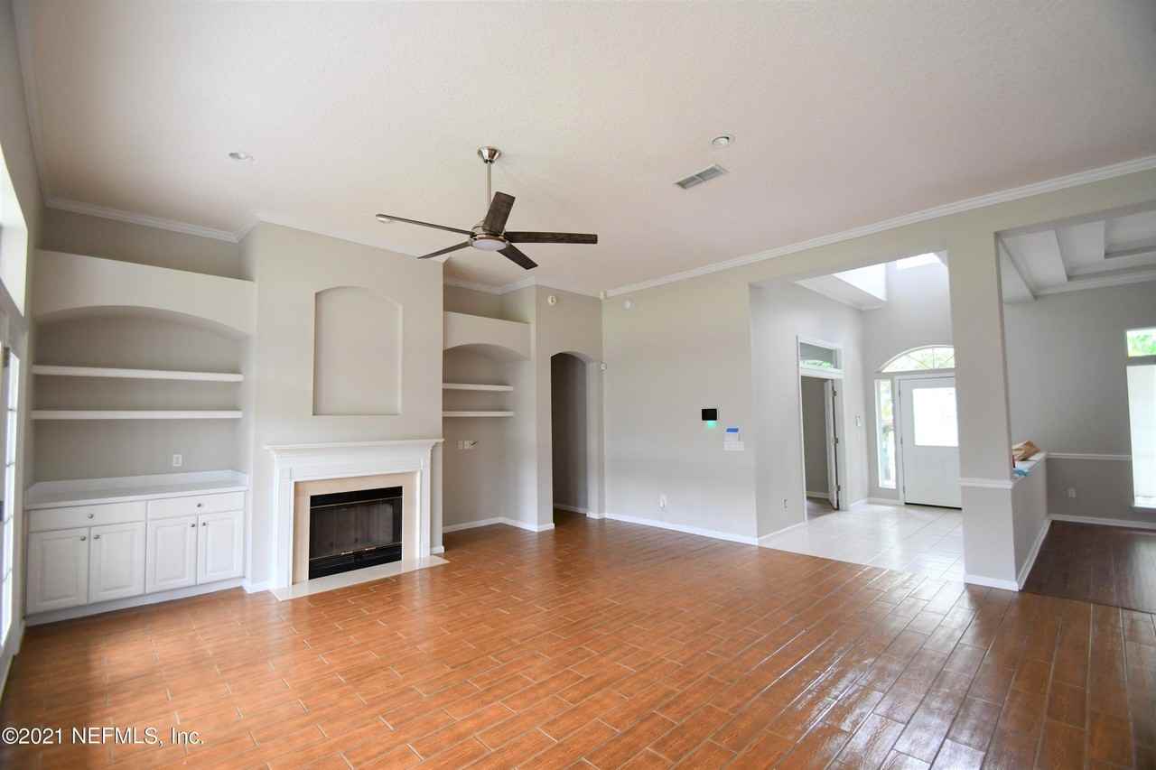 925 Lotus Ln S - Photo 7 of 28