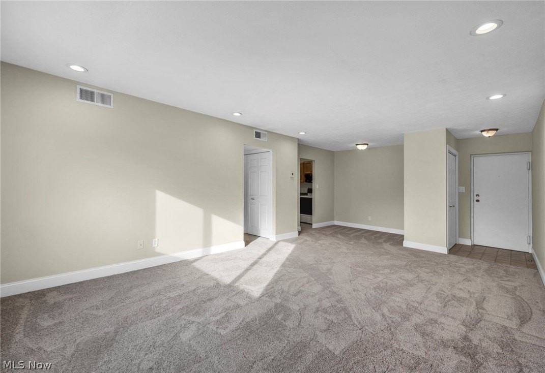 20333 Detroit Rd - Photo 2 of 12