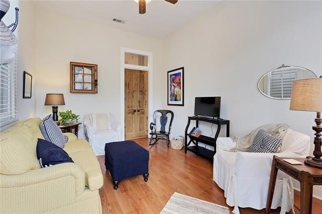 2820 Constance St - Photo 3 of 20