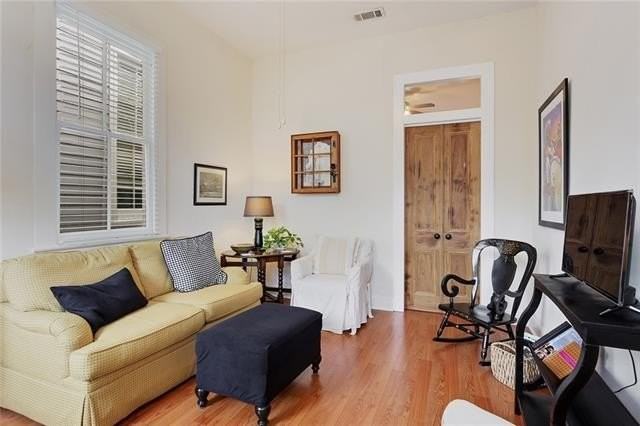 2820 Constance St - Photo 4 of 20