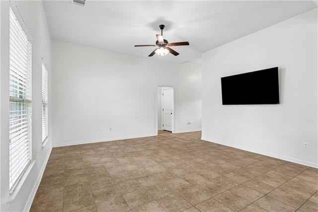 1025 E Creek Ct - Photo 2 of 14