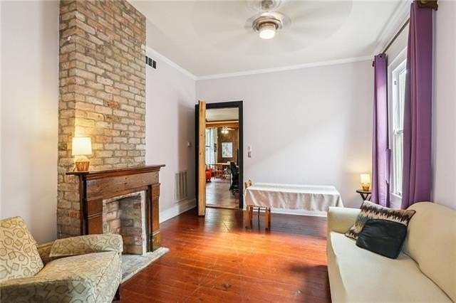 3145 Dauphine St - Photo 4 of 8