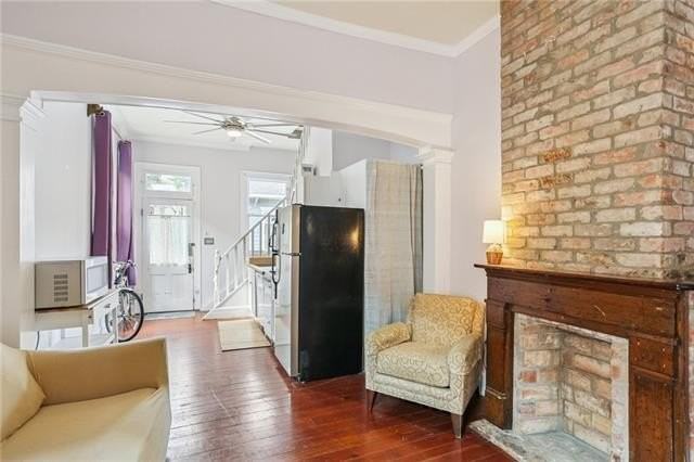 3145 Dauphine St - Photo 5 of 8