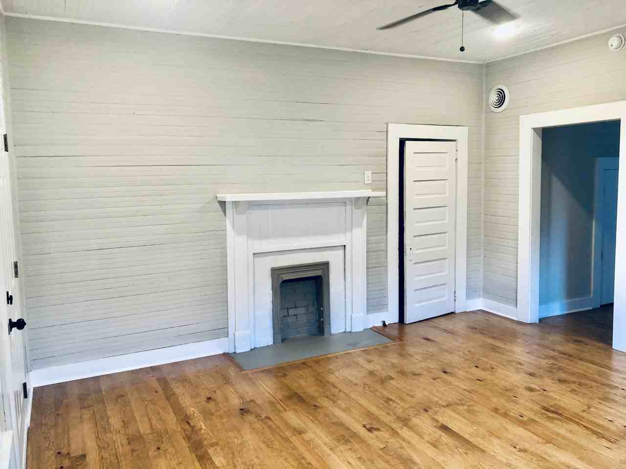 702 Radford St #B - Photo 5 of 6