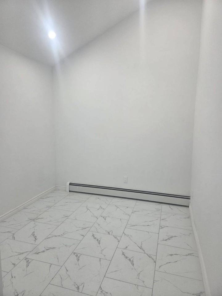 Ludlam Pl - Photo 3 of 6