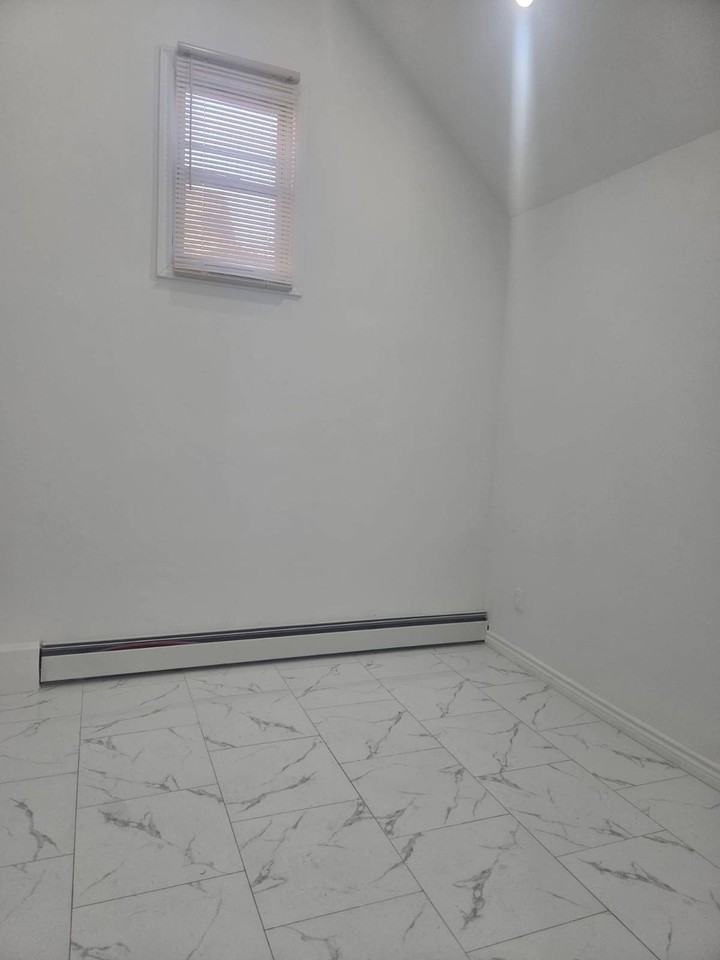 Ludlam Pl - Photo 4 of 6