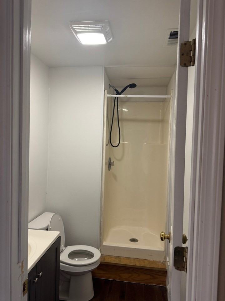 837 11th St #B - Photo 6 of 7