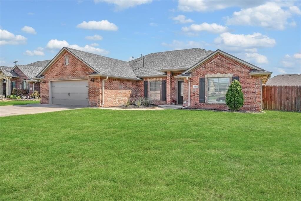 3212 Wendy Ln - Photo 3 of 36