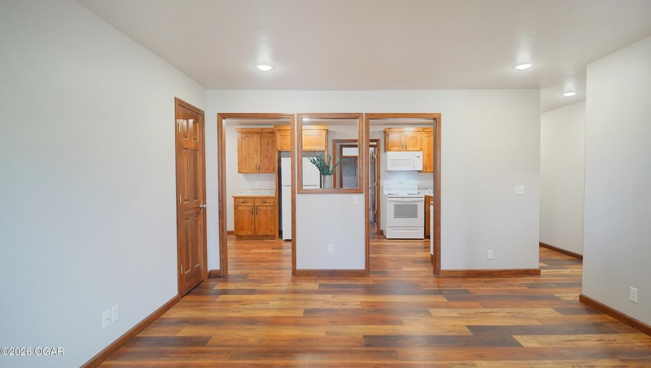 1234 N Duquesne Rd - Photo 2 of 18