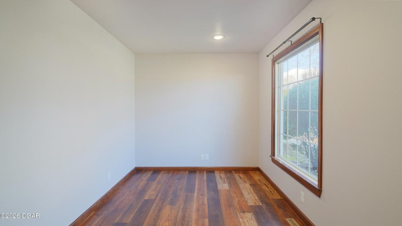 1234 N Duquesne Rd - Photo 3 of 18