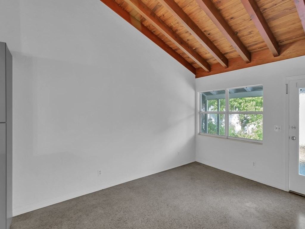 856 Dahlia Ln Unit B - Photo 6 of 36