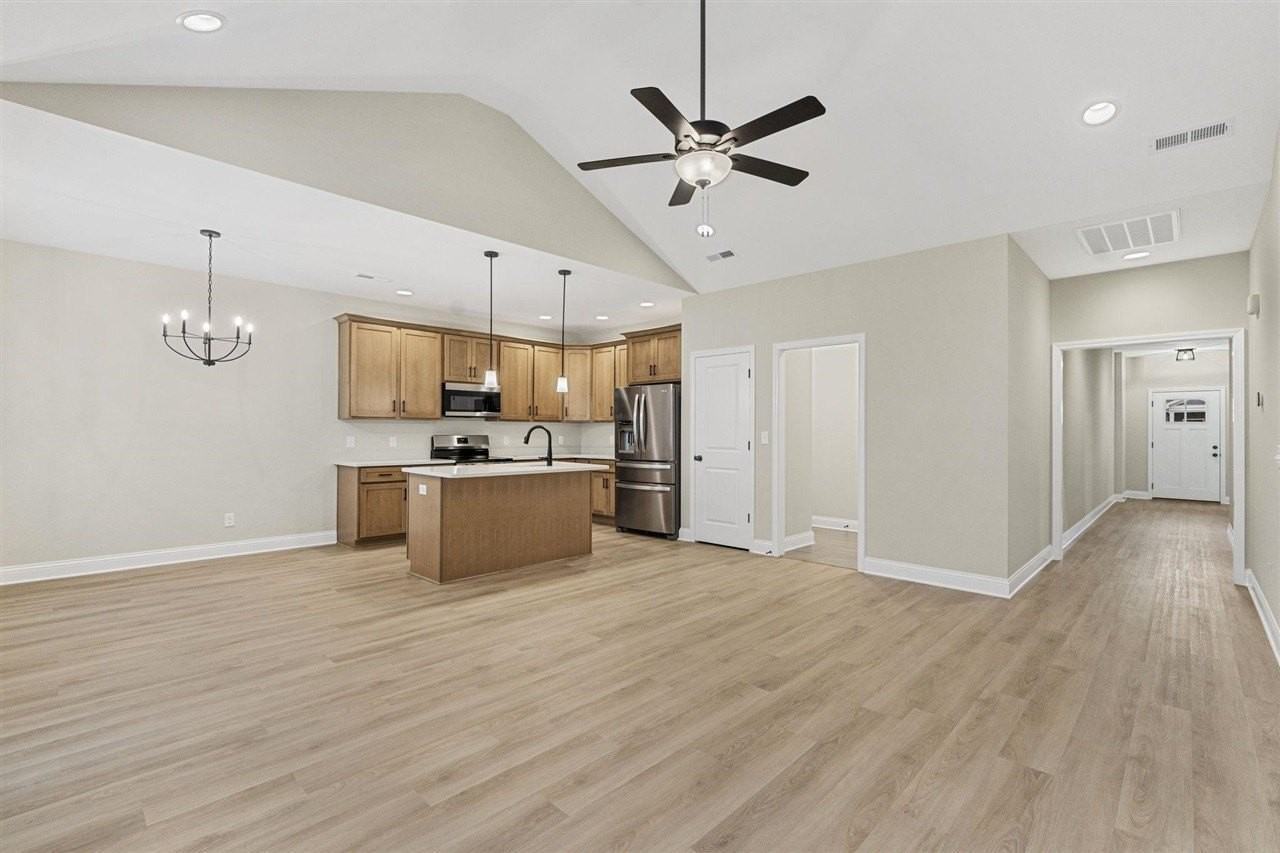 1156 Shallowford St - Photo 3 of 20