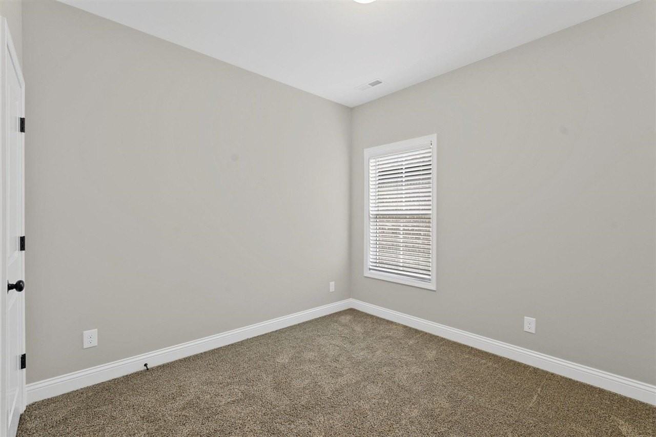 1156 Shallowford St - Photo 5 of 20