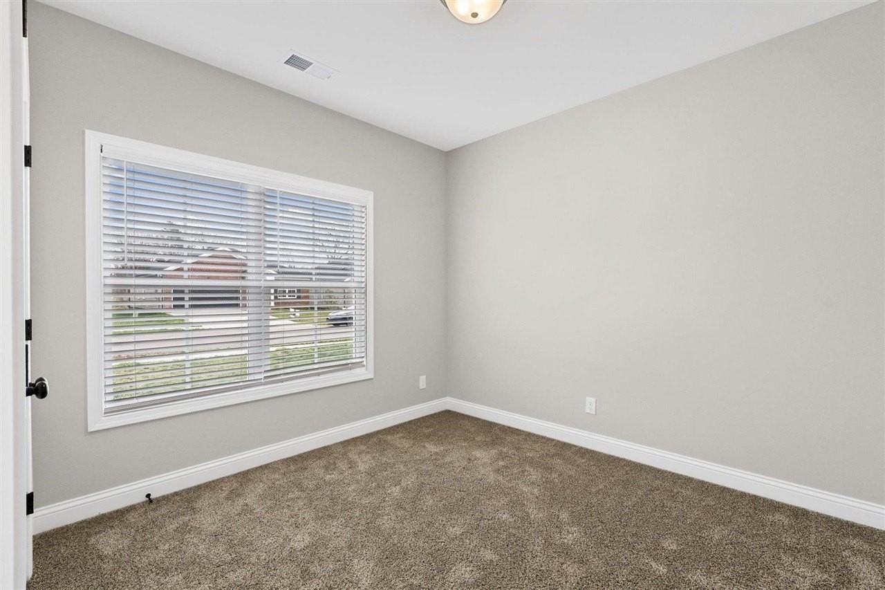 1156 Shallowford St - Photo 6 of 20