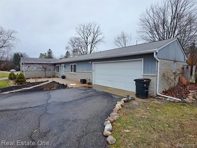2287 Strader Dr - Photo 2 of 24
