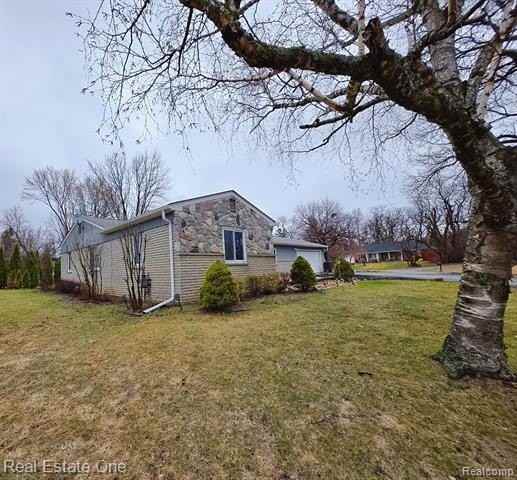 2287 Strader Dr - Photo 4 of 24