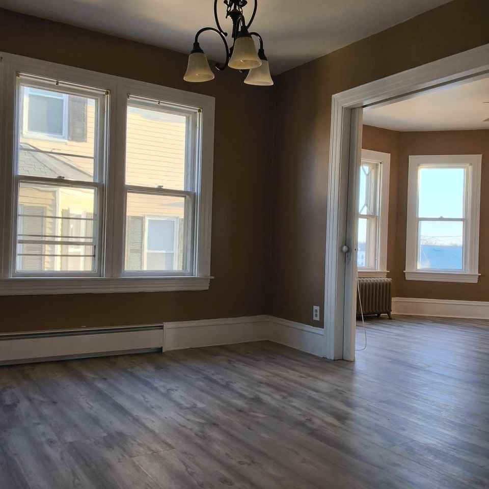 517 2nd St #2 - Photo 3 of 11