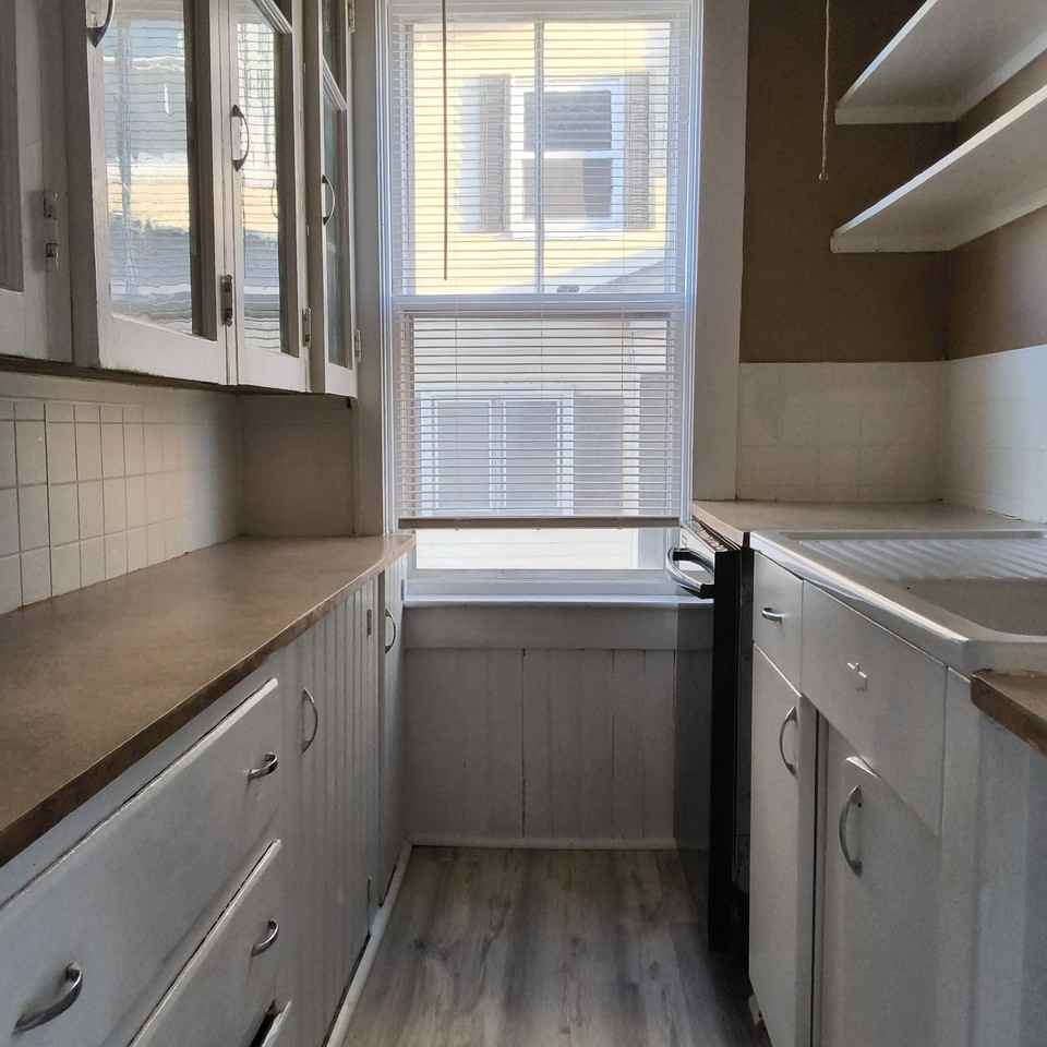 517 2nd St #2 - Photo 6 of 11