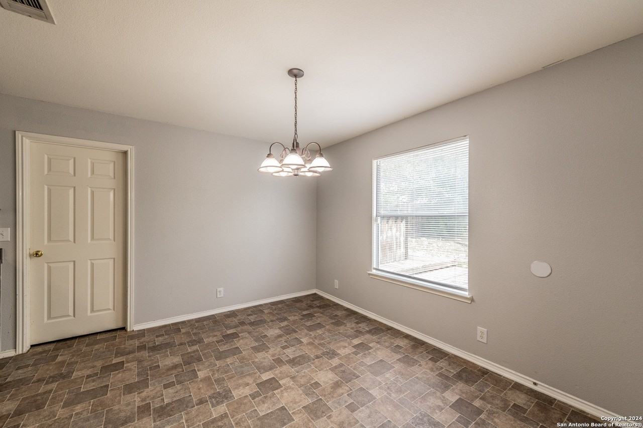 1302 Bobcat Pass - Photo 6 of 39