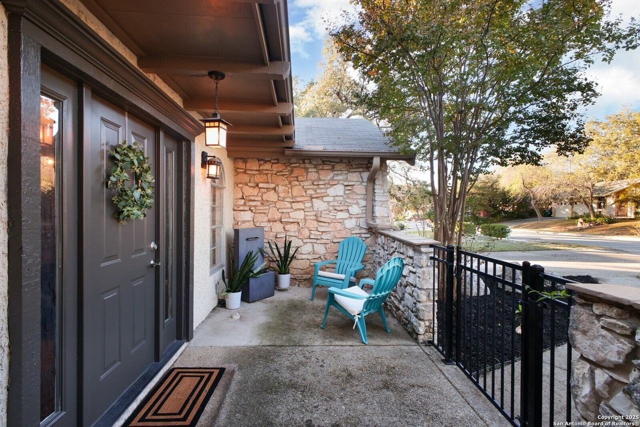 4418 Meredith Woods St - Photo 3 of 30