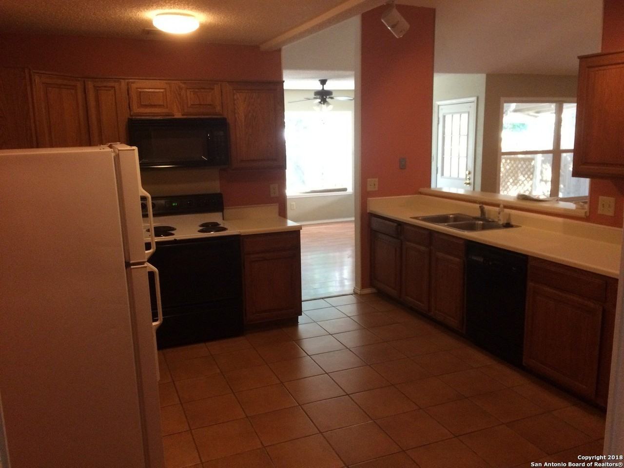 2601 Cedar Ln - Photo 6 of 11