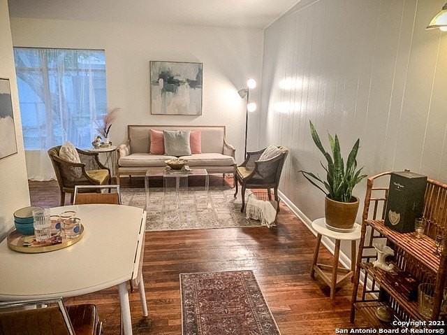 902 Chevy Chase Dr Unit 904 - Photo 2 of 10