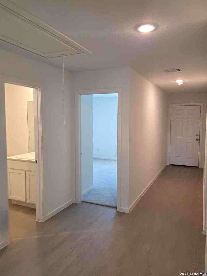 10628 Aqueduct Crk - Photo 2 of 9