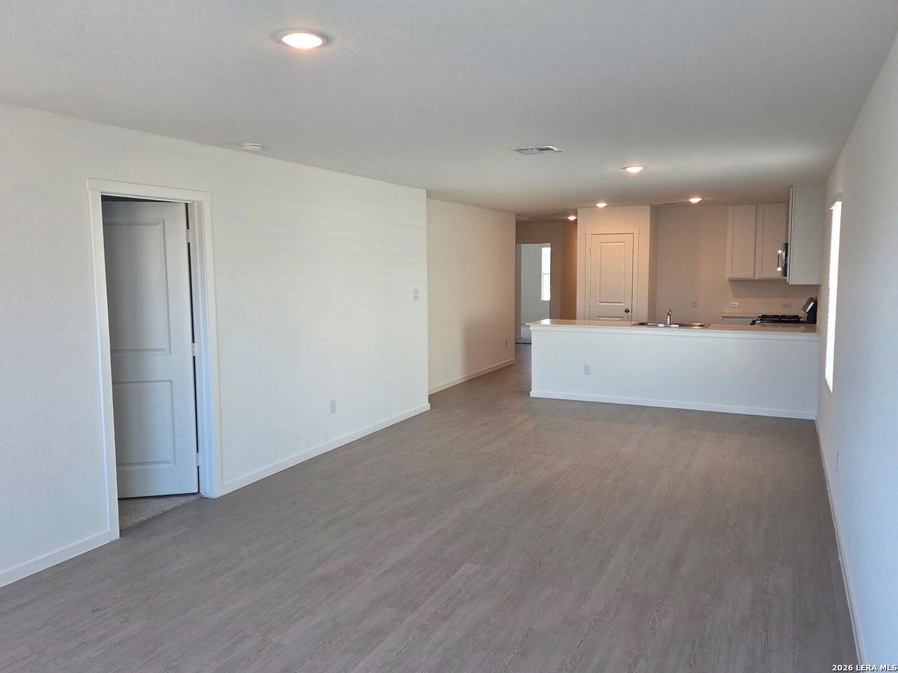 10628 Aqueduct Crk - Photo 5 of 9