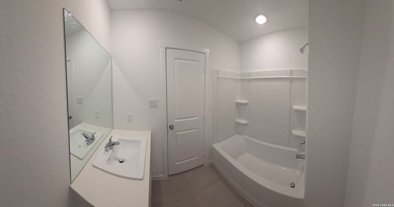 10628 Aqueduct Crk - Photo 7 of 9