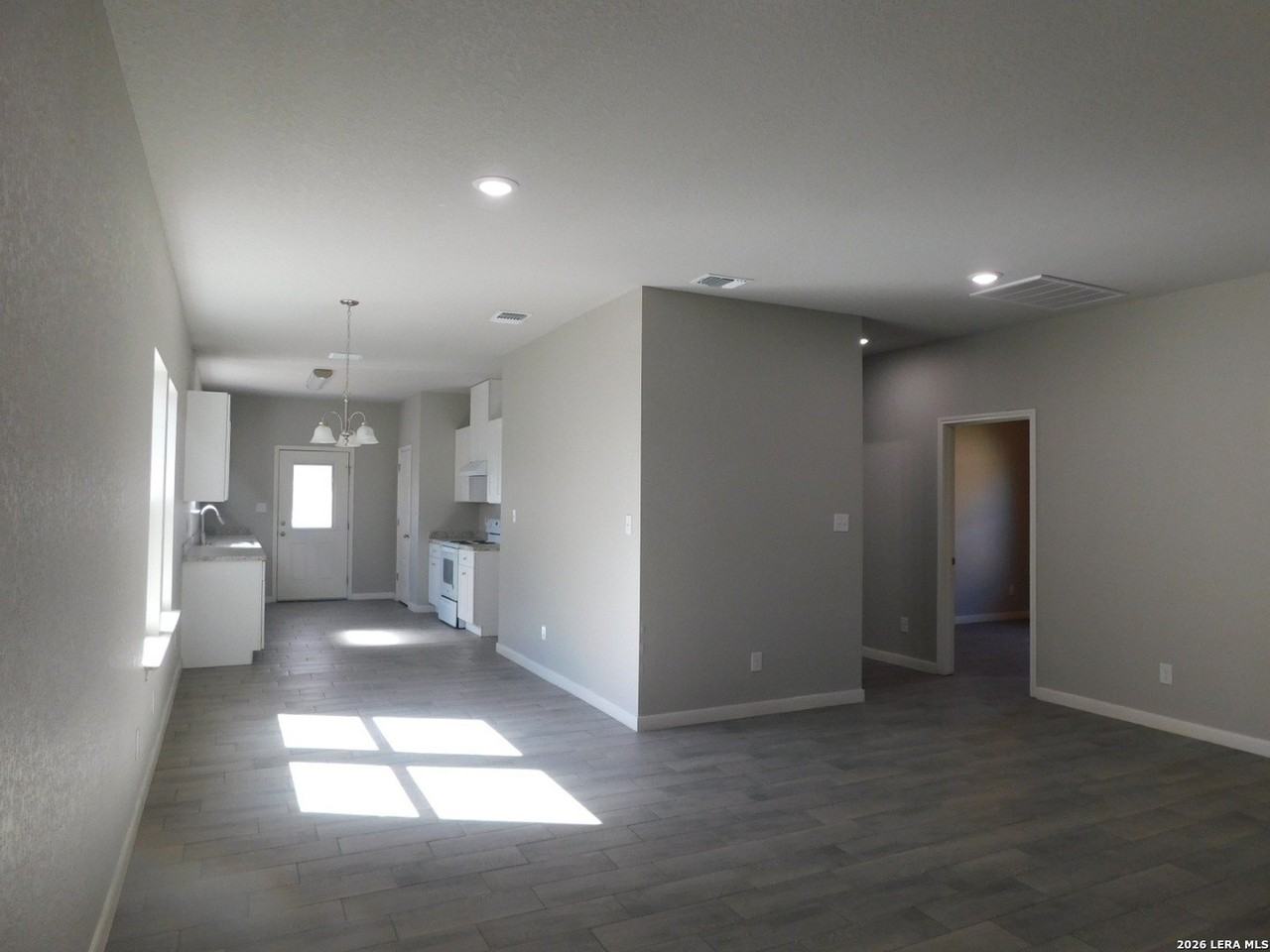 2954 Weir Ave - Photo 5 of 19