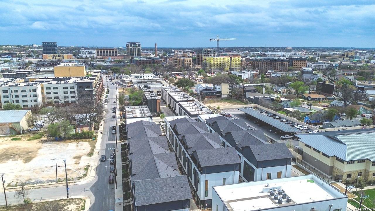 719 E Locust St Unit 3102 - Photo 3 of 50