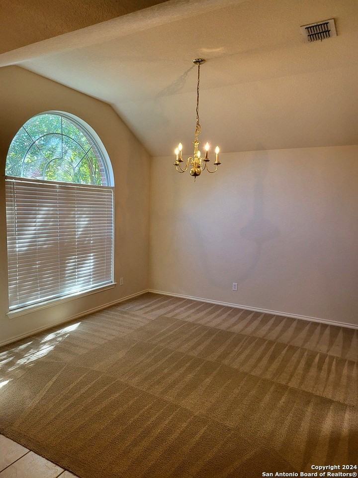 519 Point Vly - Photo 3 of 13