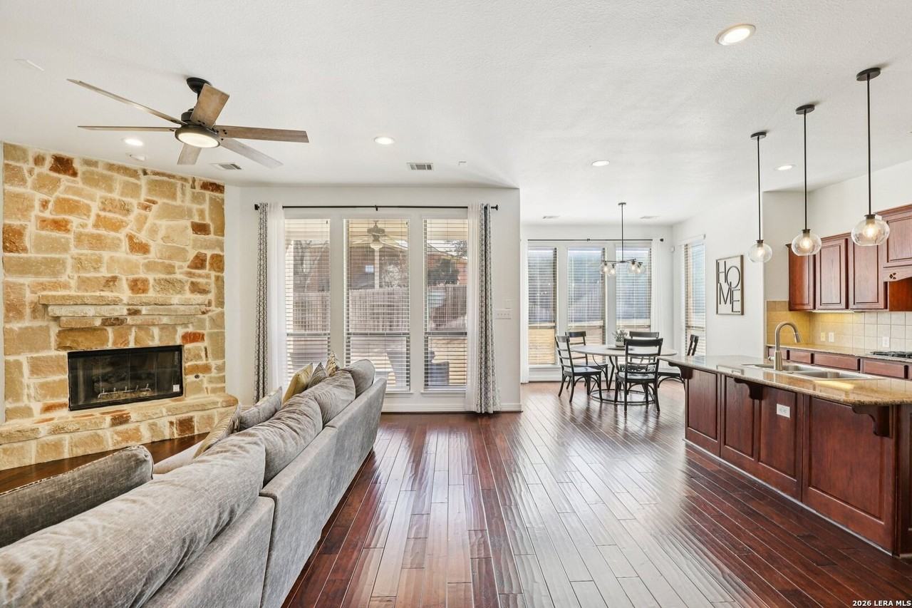 21706 Miranda Hl - Photo 2 of 41