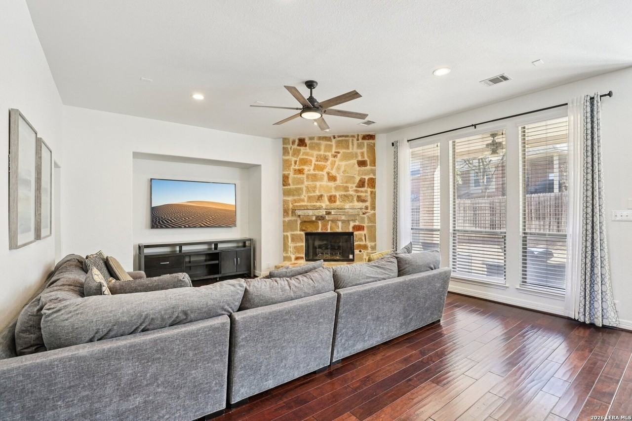 21706 Miranda Hl - Photo 3 of 41