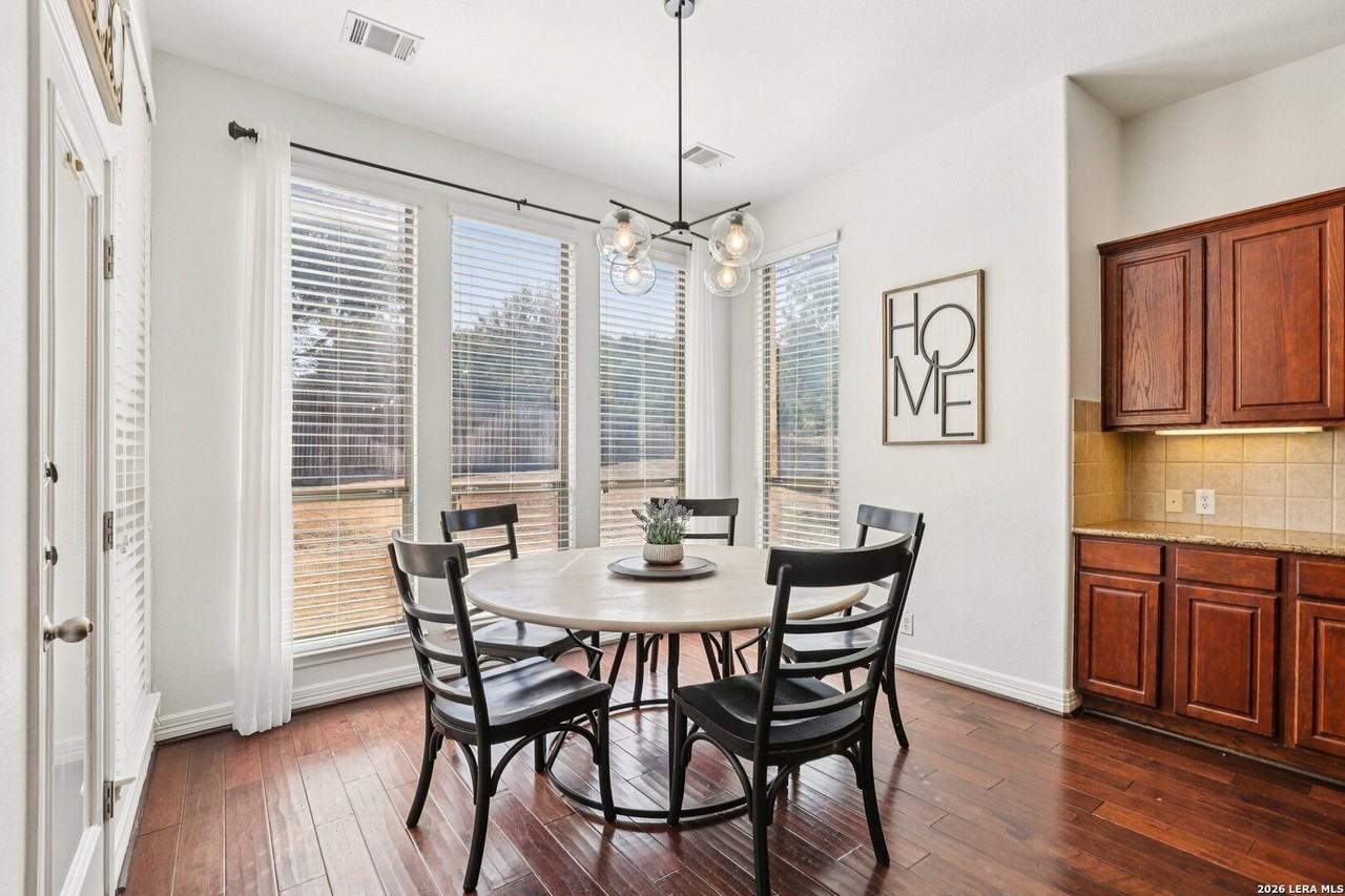 21706 Miranda Hl - Photo 5 of 41