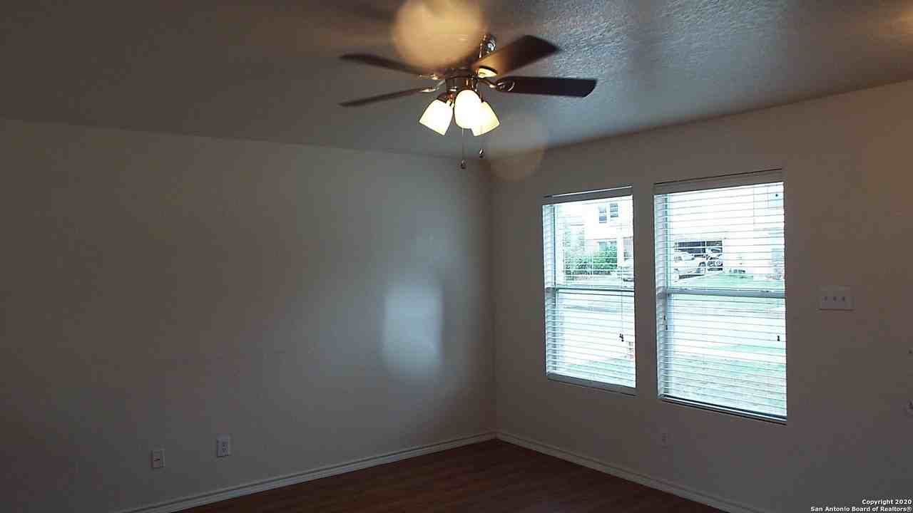 133 Gatewood Bay - Photo 4 of 18