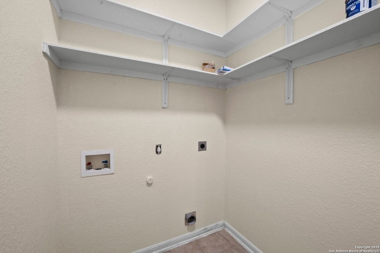 132 Niemietz Cv - Photo 7 of 40